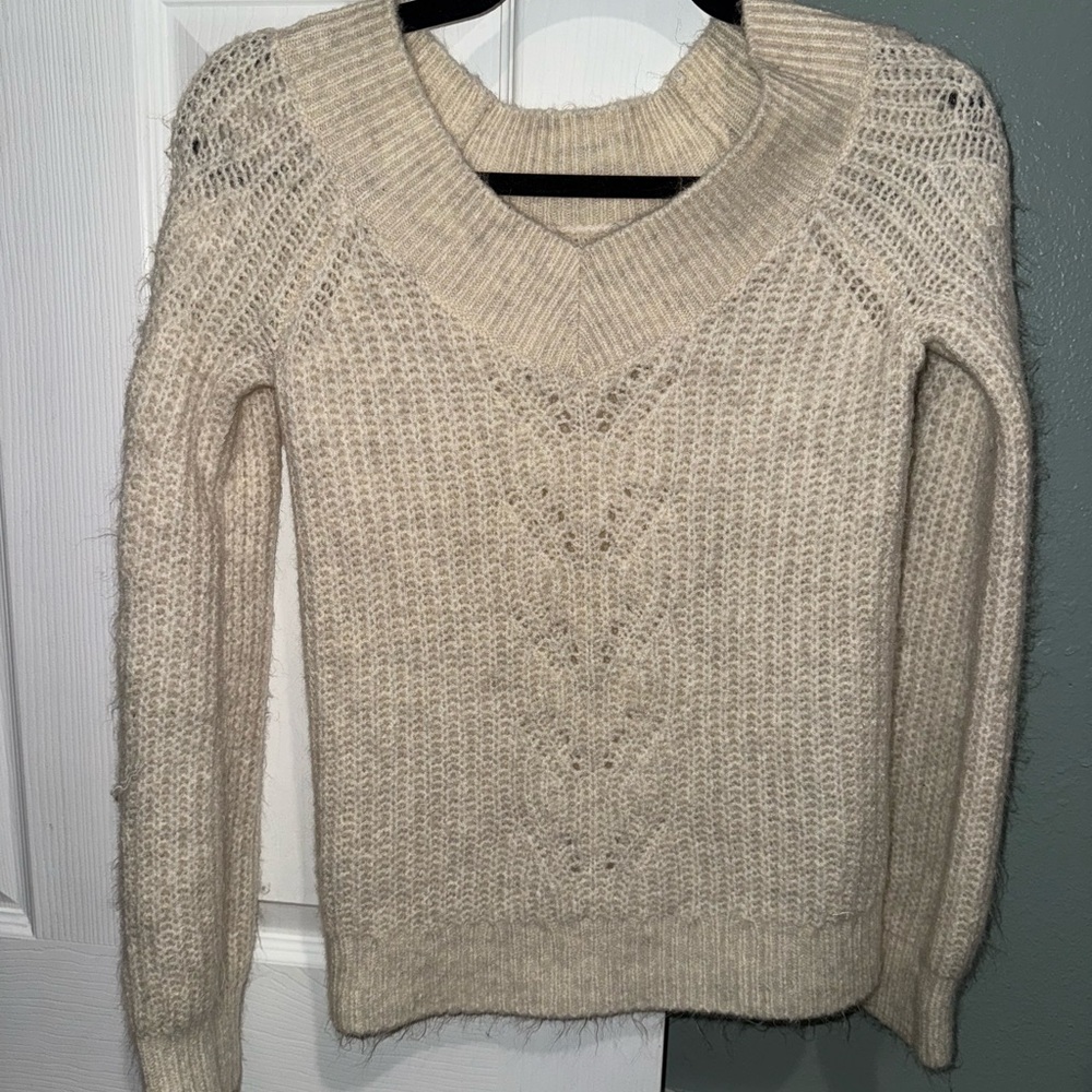 Abercrombie & Fitch Women's V-Neck Sweater in Cream